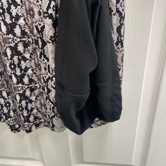 Nicole Miller snake print jumpsuit sz 10 - Picture 8 of 10